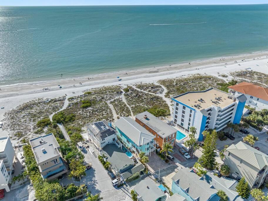 Amazing House Block From Beaches & Attractions Villa St. Pete Beach Exterior photo