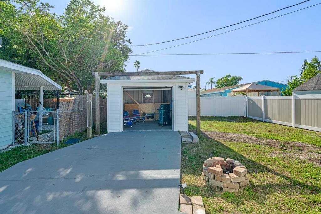 Amazing House Block From Beaches & Attractions Villa St. Pete Beach Exterior photo